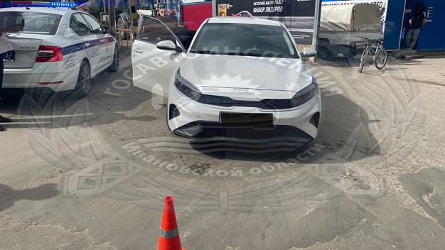 В Иванове не спешившийся на «зебре» подросток попал под колёса иномарки